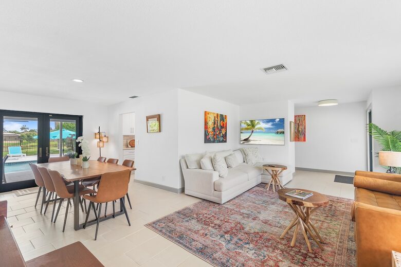 Modern Florida Retreat by the Lake - Delray Beach, Florida