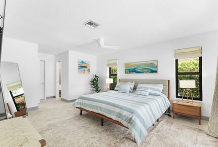 Modern Florida Retreat by the Lake - Delray Beach, Florida