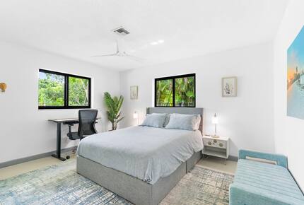 Modern Florida Retreat by the Lake - Delray Beach, Florida