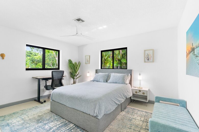 Modern Florida Retreat by the Lake - Delray Beach, Florida