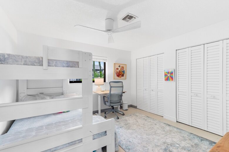 Modern Florida Retreat by the Lake - Delray Beach, Florida