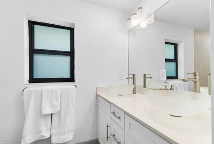 Modern Florida Retreat by the Lake - Delray Beach, Florida