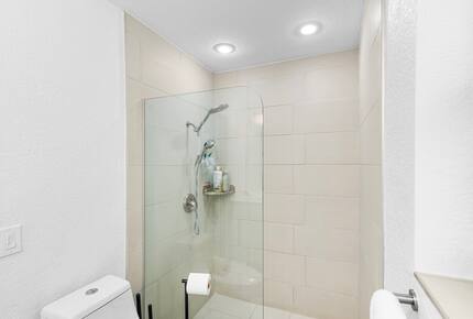 Modern Florida Retreat by the Lake - Delray Beach, Florida