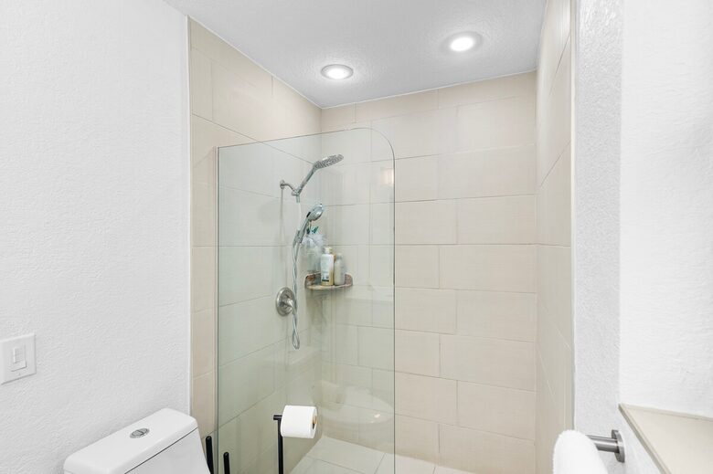 Modern Florida Retreat by the Lake - Delray Beach, Florida