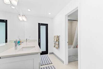 Modern Florida Retreat by the Lake - Delray Beach, Florida