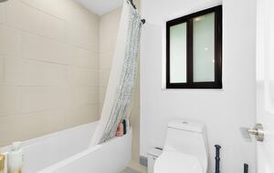 Modern Florida Retreat by the Lake - Delray Beach, Florida