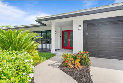 Modern Florida Retreat by the Lake - Delray Beach, Florida