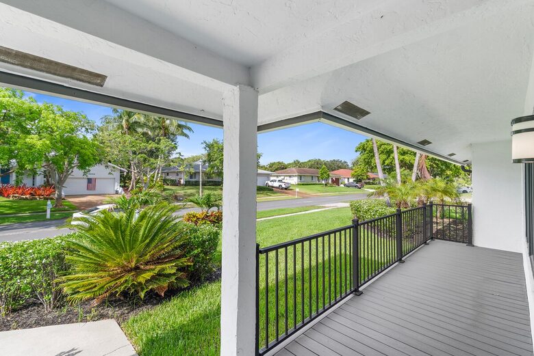 Modern Florida Retreat by the Lake - Delray Beach, Florida