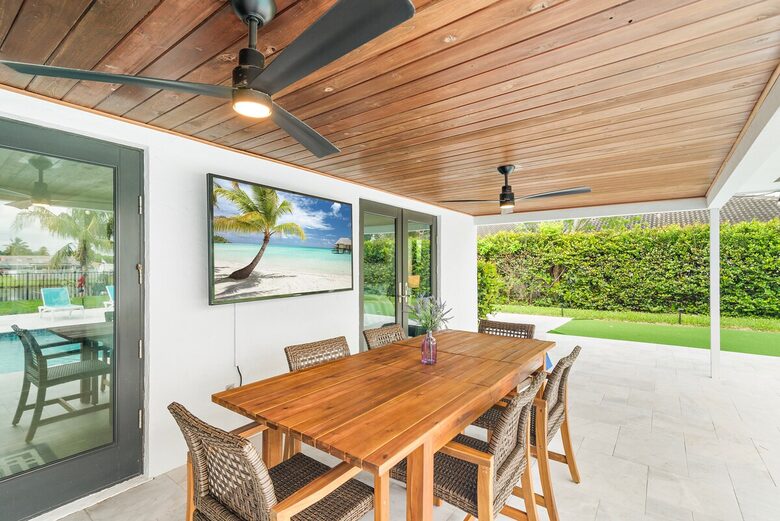 Modern Florida Retreat by the Lake - Delray Beach, Florida