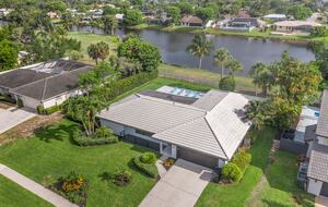 Modern Florida Retreat by the Lake - Delray Beach, Florida