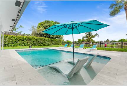 Modern Florida Retreat by the Lake - Delray Beach, Florida