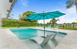 Modern Florida Retreat by the Lake - Delray Beach, Florida