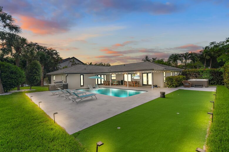 Modern Florida Retreat by the Lake - Delray Beach, Florida