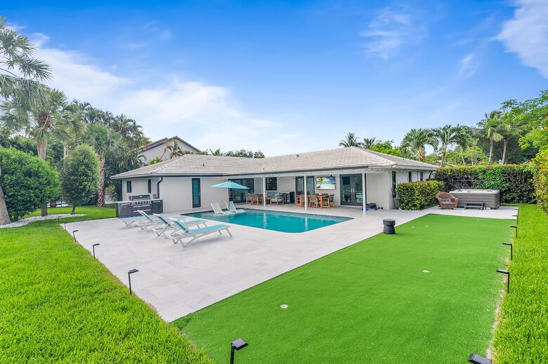 Modern Florida Retreat by the Lake - Delray Beach, Florida