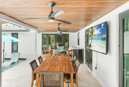 Modern Florida Retreat by the Lake - Delray Beach, Florida