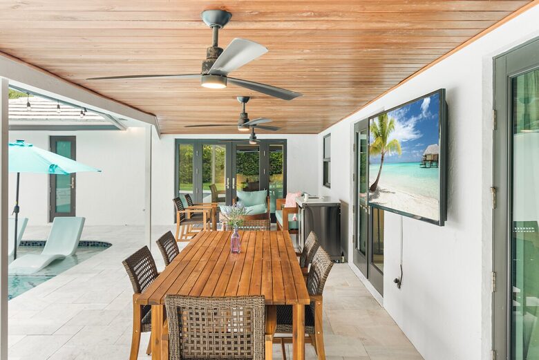 Modern Florida Retreat by the Lake - Delray Beach, Florida