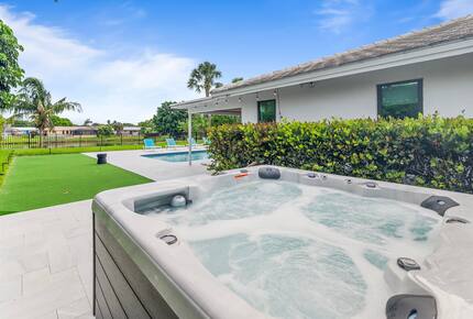 Modern Florida Retreat by the Lake - Delray Beach, Florida