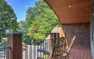 Expansive Views and Elegant Comfort Above the Clouds - Burnsville, North Carolina