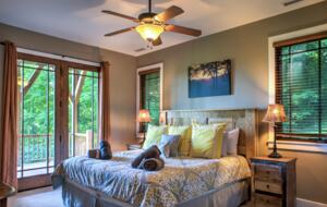 Expansive Views and Elegant Comfort Above the Clouds - Burnsville, North Carolina