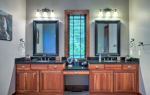 Expansive Views and Elegant Comfort Above the Clouds - Burnsville, North Carolina