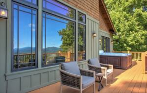Expansive Views and Elegant Comfort Above the Clouds - Burnsville, North Carolina