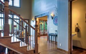 Expansive Views and Elegant Comfort Above the Clouds - Burnsville, North Carolina