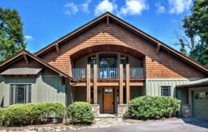 Expansive Views and Elegant Comfort Above the Clouds - Burnsville, North Carolina