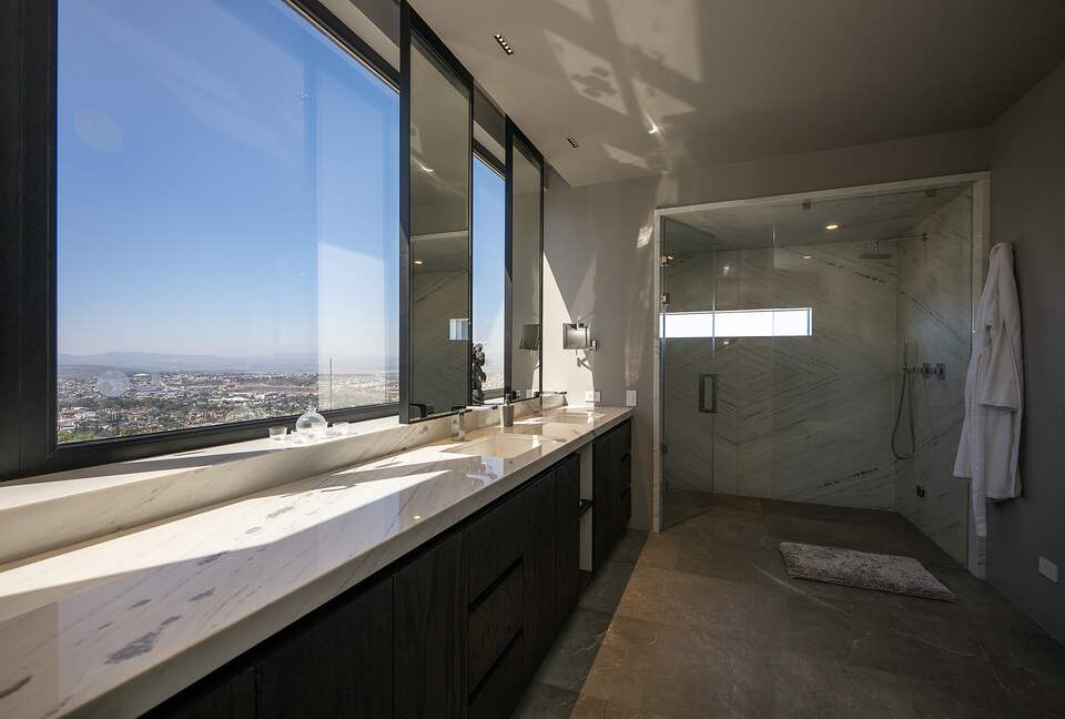 Upstairs 2nd Master Bath with Sauna