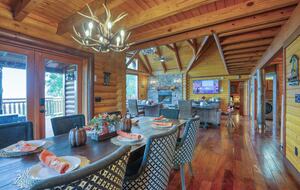 Copper Elk Lodge: A 6 acres Smoky Mountain Sanctuary - Sevierville, Tennessee