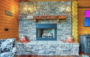 Copper Elk Lodge: A 6 acres Smoky Mountain Sanctuary - Sevierville, Tennessee