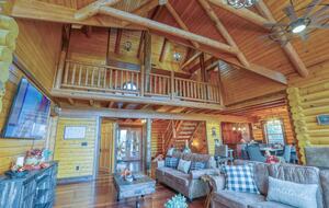 Copper Elk Lodge: A 6 acres Smoky Mountain Sanctuary - Sevierville, Tennessee
