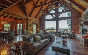 Copper Elk Lodge: A 6 acres Smoky Mountain Sanctuary - Sevierville, Tennessee