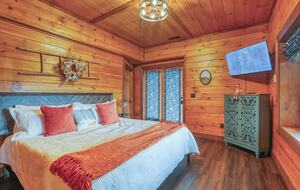 Copper Elk Lodge: A 6 acres Smoky Mountain Sanctuary - Sevierville, Tennessee