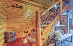 Copper Elk Lodge: A 6 acres Smoky Mountain Sanctuary - Sevierville, Tennessee