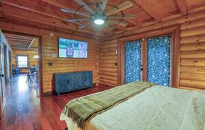 Copper Elk Lodge: A 6 acres Smoky Mountain Sanctuary - Sevierville, Tennessee