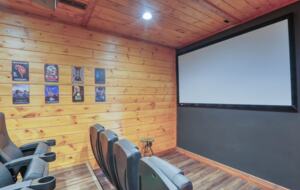 Copper Elk Lodge: A 6 acres Smoky Mountain Sanctuary - Sevierville, Tennessee