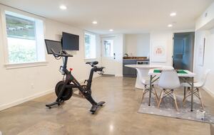 Skyline Sanctuary | Sweeping Views of Downtown Portland - Portland, Oregon