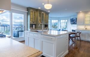 Skyline Sanctuary | Sweeping Views of Downtown Portland - Portland, Oregon