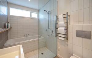 Island Escape - Waiheke Island, New Zealand