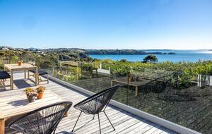 Island Escape - Waiheke Island, New Zealand