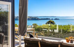 Island Escape - Waiheke Island, New Zealand