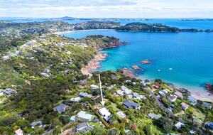 Island Escape - Waiheke Island, New Zealand
