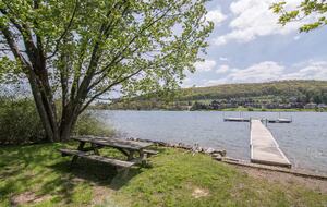 Elegant Ski-In/Ski-Out Townhome with Lake Access - McHenry, Maryland