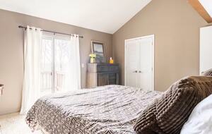 Elegant Ski-In/Ski-Out Townhome with Lake Access - McHenry, Maryland