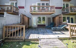 Elegant Ski-In/Ski-Out Townhome with Lake Access - McHenry, Maryland