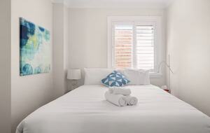 Charming Little Manly Retreat with Leafy Harbour Glimpses - Sydney, Australia