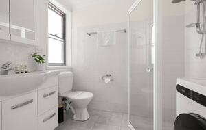 Charming Little Manly Retreat with Leafy Harbour Glimpses - Sydney, Australia