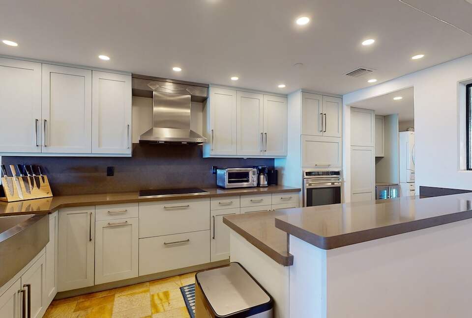 Elegant Ski-in/Ski-out Condo with Panoramic Views - Mammoth Lakes, California