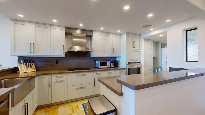 Elegant Ski-in/Ski-out Condo with Panoramic Views - Mammoth Lakes, California