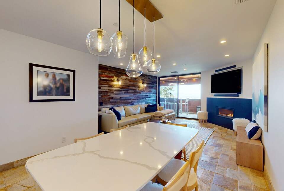 Elegant Ski-in/Ski-out Condo with Panoramic Views - Mammoth Lakes, California